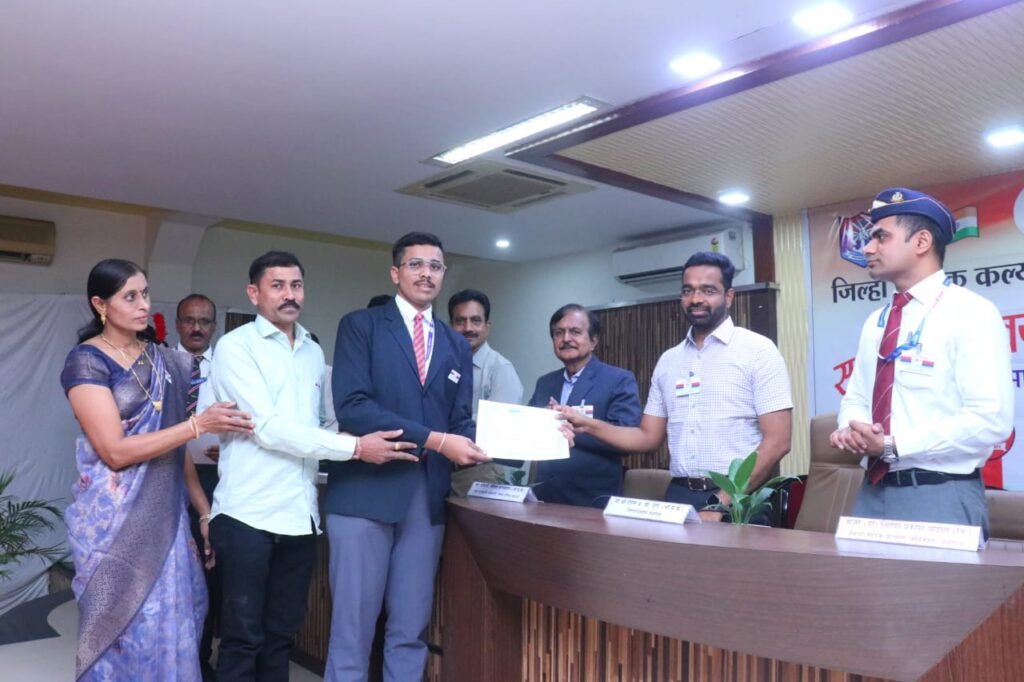 ध्वज दिन निधी संकलनात जळगाव जिल्हा राज्यात आघाडीवर