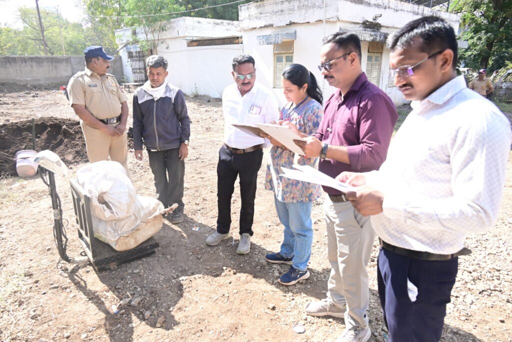 Jalgaon Police Force action; 710 kg of ganja destroyed in 19 crimes