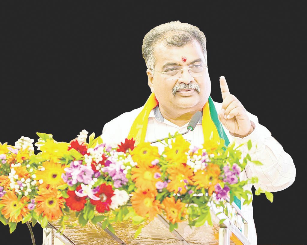 Dhuie BJP state president Ravindra Chavan will sound the campaign trumpet on Sunday