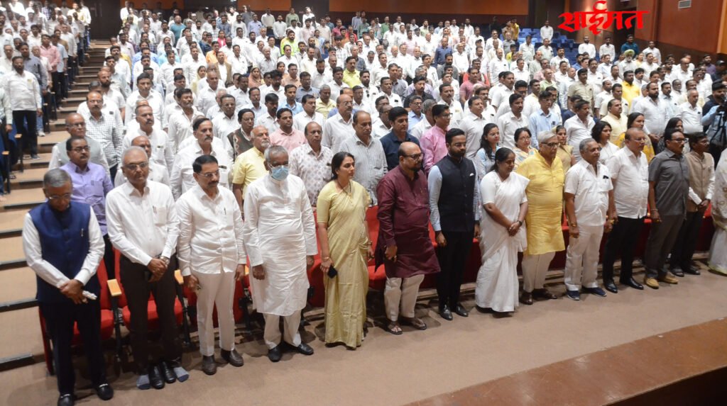 Jalgaon : जळगावमध्ये दिवंगत उपमुख्यमंत्री अजितदादा पवार यांना सर्वपक्षीय श्रद्धांजली Jalgaon: All-party tributes paid to late Deputy Chief Minister Ajitdada Pawar in Jalgaon