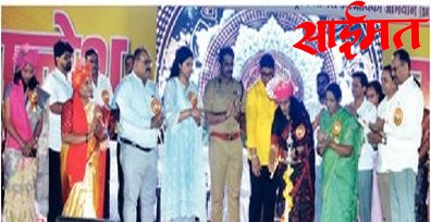 Jalgaon:जळगावात खान्देश महोत्सव २०२६ ची भव्य सुरुवात; महिला उद्योजकतेला प्रोत्साहन Jalgaon: Khandesh Festival 2026 begins in Jalgaon; Women entrepreneurship encouraged