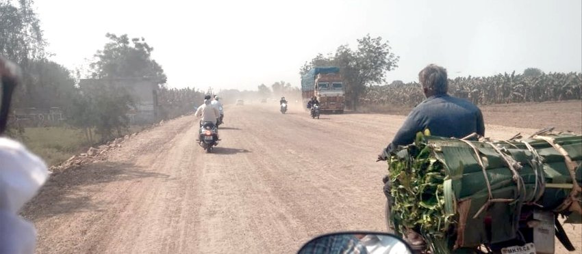 Bhusawal : भुसावळ–मधुकर महामार्ग काम ठप्प; नागरिकांमध्ये संताप