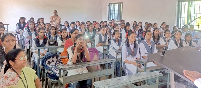 Bhusawal : विद्यार्थिनींसाठी आरोग्याचे संरक्षण कवच; वरणगावात एचपीव्ही लसीकरण अभियान उत्साहात